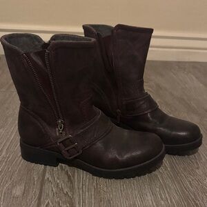 Clarks Women's Dark purple/eggplant Leather Mid-Calf Buckle Zip Boots